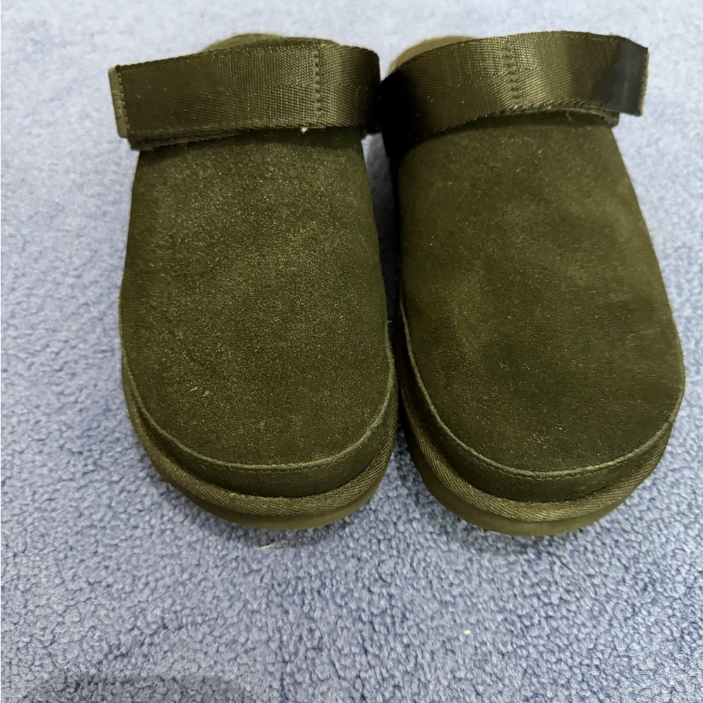 UGG Goldenstar Clogs